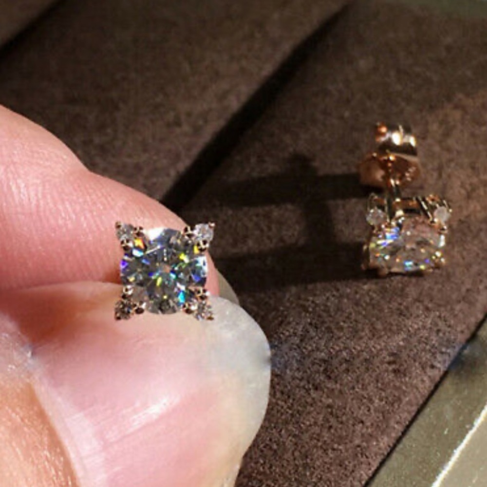 NWT 18k ROSE GOLD PLATED STUD DIAMOND EARRINGS